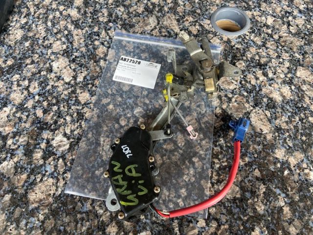 Toyota Granvia KCH10 Tailgate Actuator