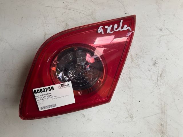 Mazda Axela BK 2003-2009 R Tailgate Light