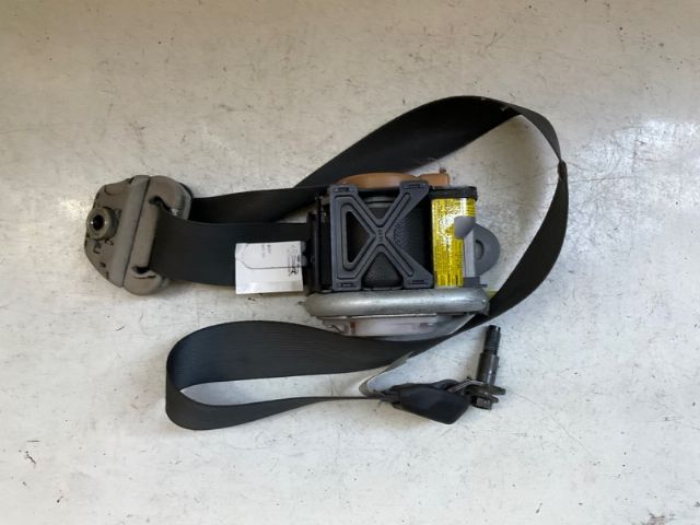 Toyota Noah/Voxy R60 2001-2007 RF Seat Belt