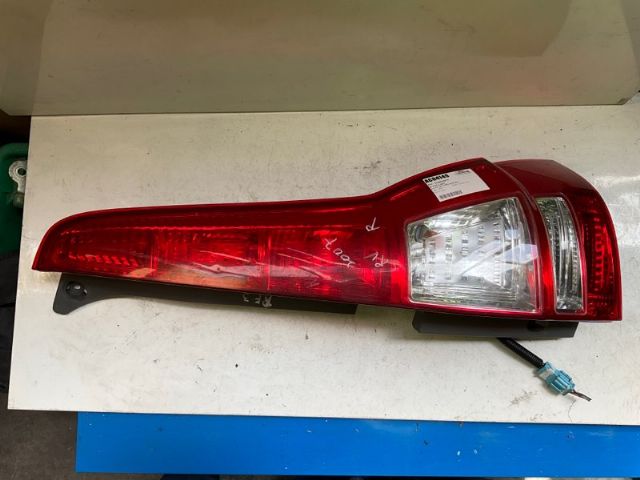 Honda CR-V RE3 2006-2011 R Tail Light