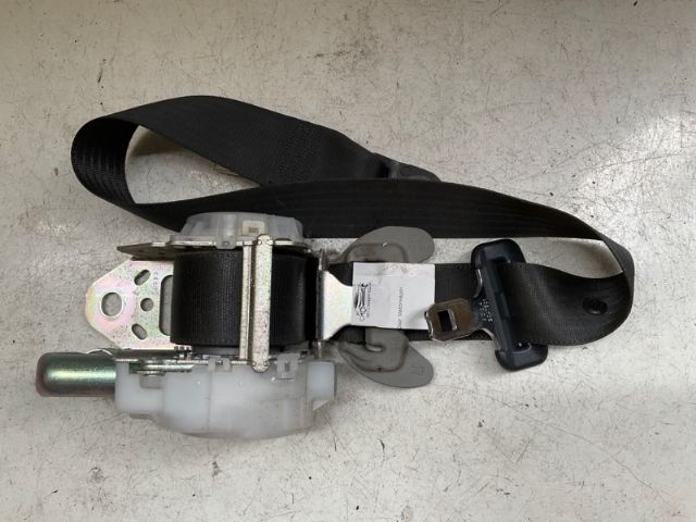 Toyota RAV4 ACA31 RF Seat Belt