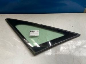 Toyota Estima ACR30W 06/00-02/06 LF Quarter Glass