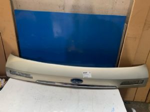 Subaru Legacy BP5 2003-2009 Tailgate Garnish 1 Piece