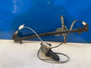 Toyota Regius CH410 RF Door Elec Regulator