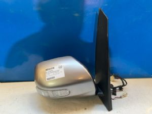 Toyota Estima ACR30W 06/00-02/06 RF Door Elec Mirror (7 Wire)