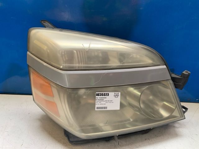 Toyota Noah/Voxy R60 2001-2007 R Headlight