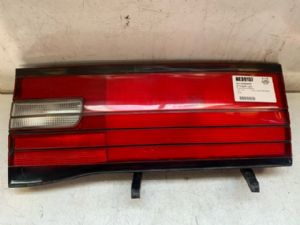 Toyota Granvia KCH10 R Tailgate Light