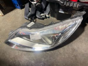 Ford Focus LW2 2012-on L Headlight