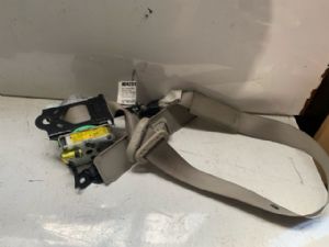 Toyota Vitz XP90 2005-2011 RF Seat Belt